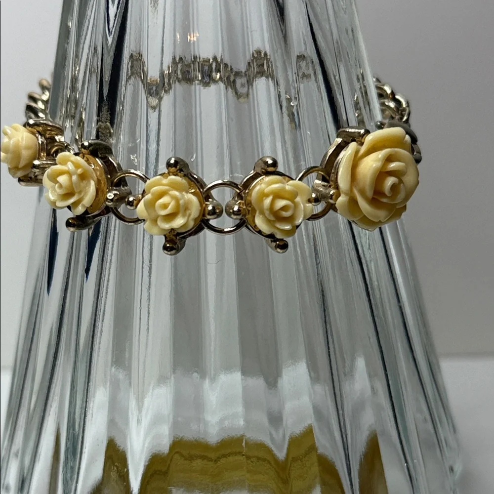 Vintage celluloid roses hard and soft chunky chain bracelet size 7